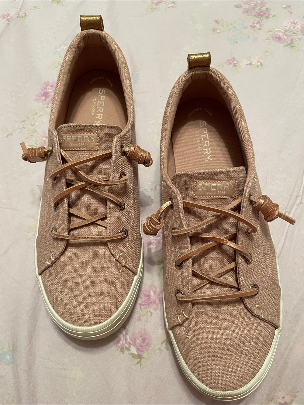 Size 10 Sperry Blush Canvas Lace-Up Sneakers with Leather Tassels